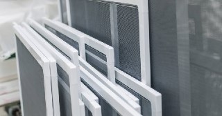 Москитные сетки на пластиковые окна Урай купить по цене от 928 руб.